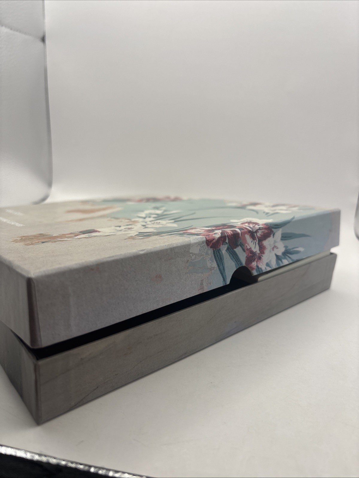 Signed Alec Soth Limited Edition Box With Postcards – Gathered Leaves