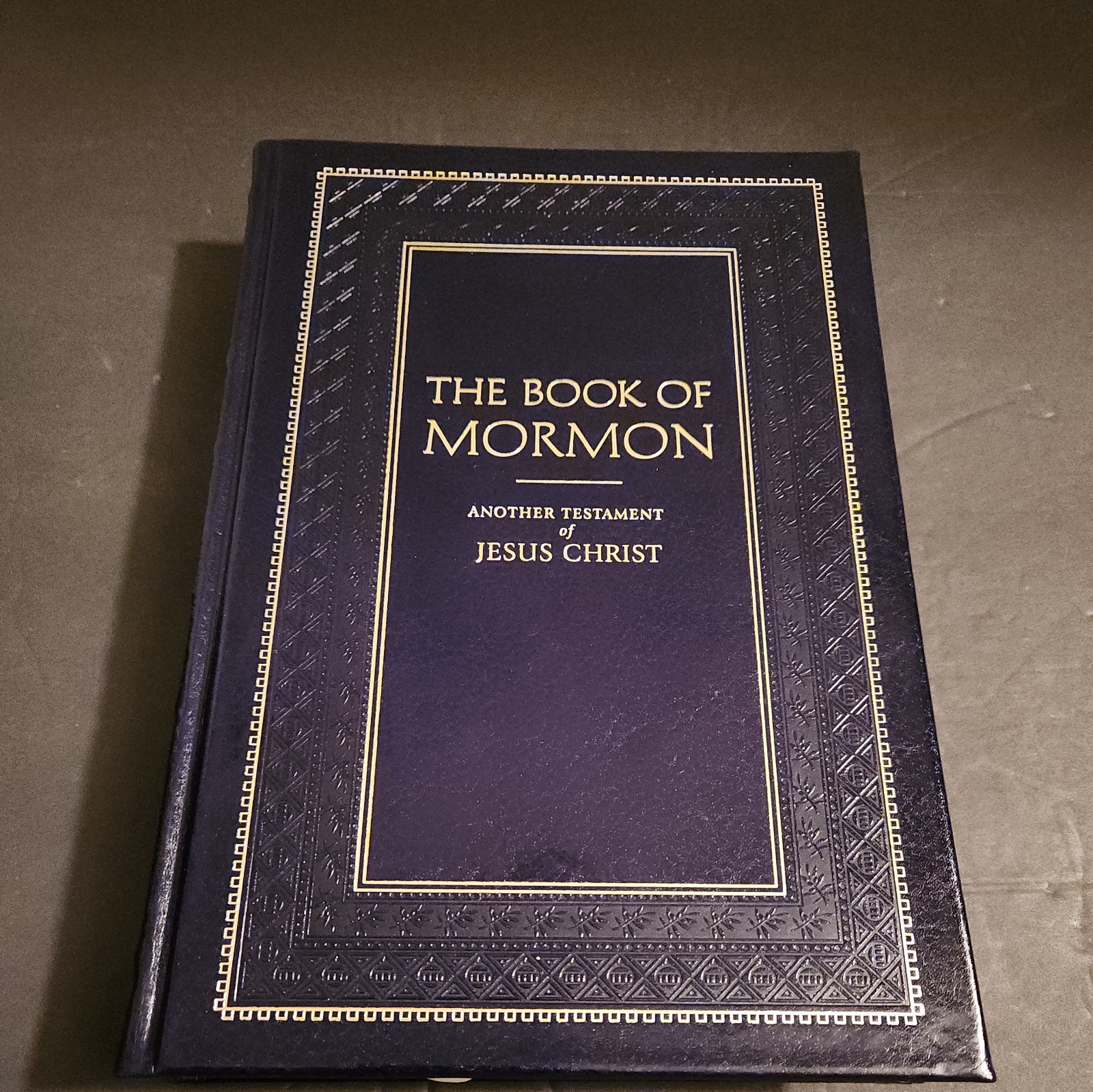 2015 BOOK OF MORMON black LEATHER BOUND HARDCOVER, BRAND NEW WITH BOX.