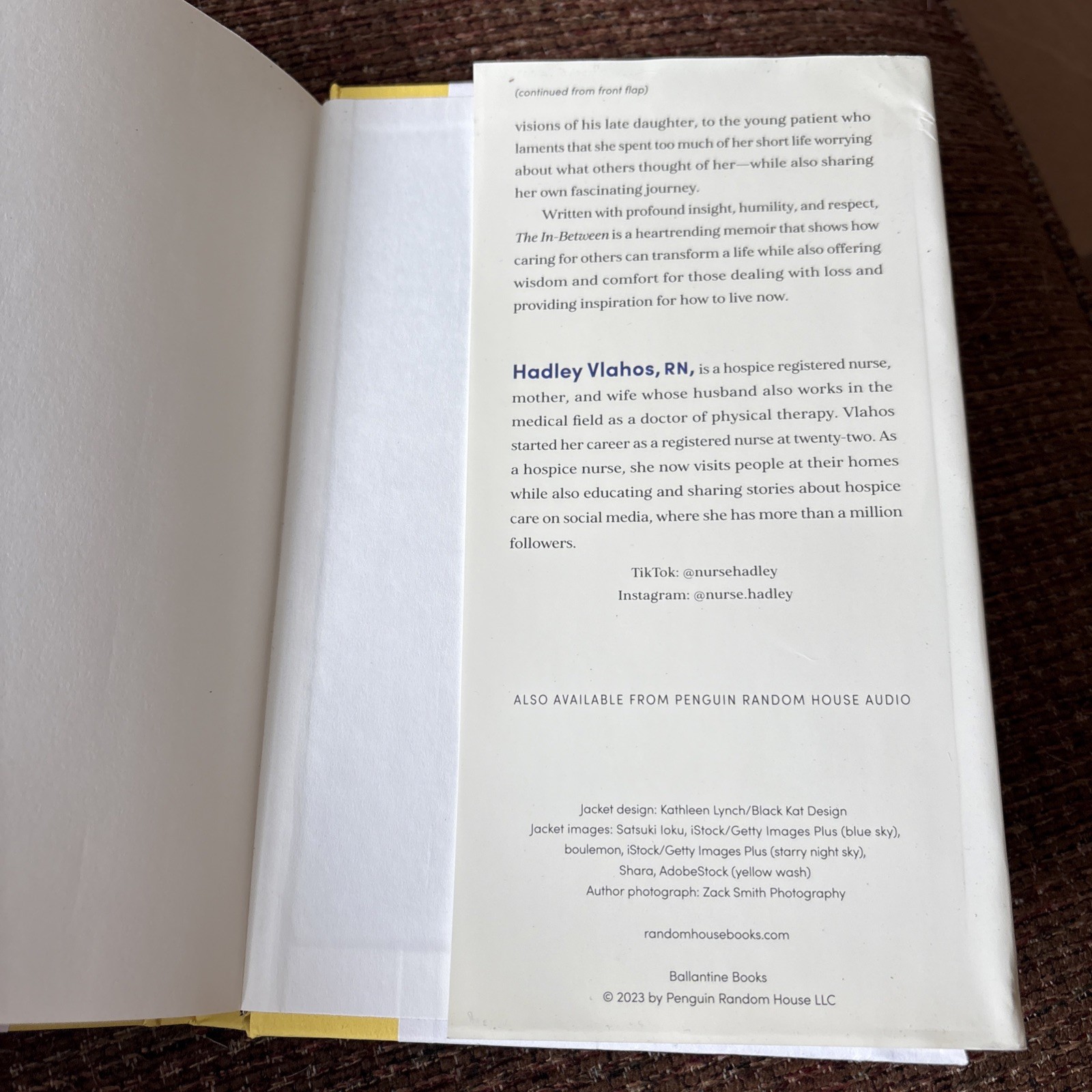 The In-Between: Unforgettable Encounters During Life&rsquo;s Final Moments by Hadley V