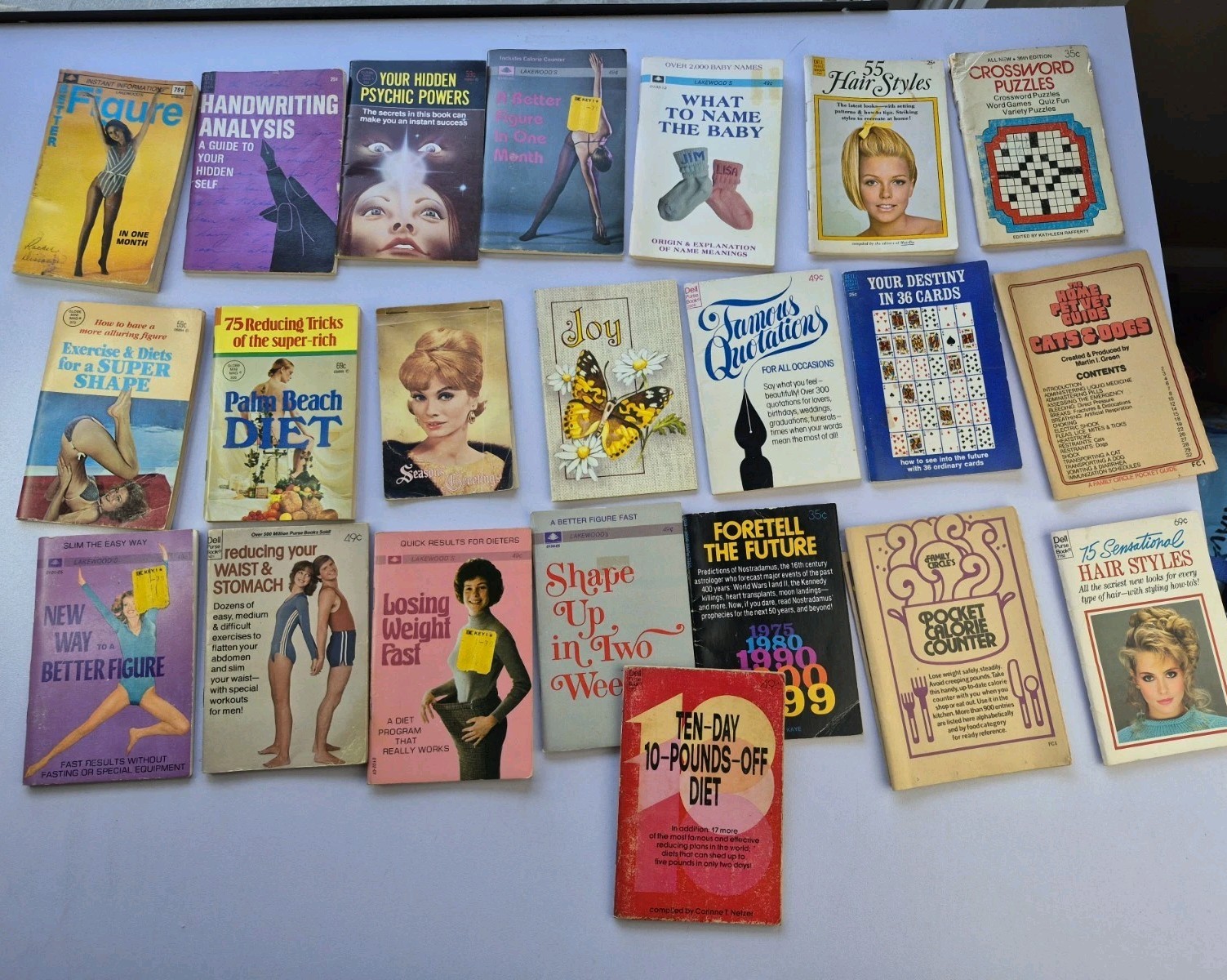 Dell Purse Pocket Books Lot 22 Globe Mini Magazines Diet Exercise Psychic Food