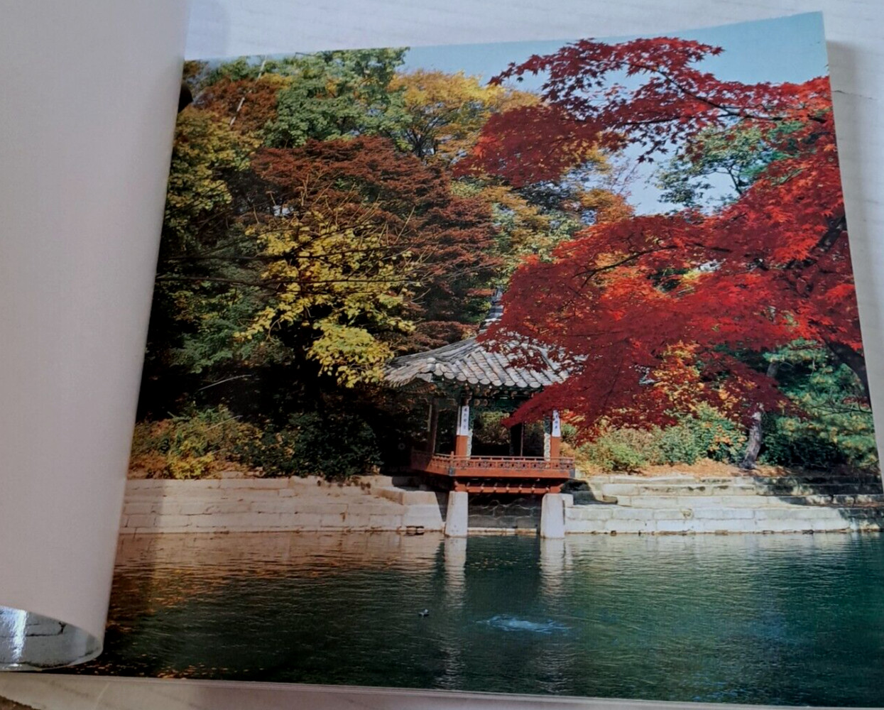 CHANGDEOKGUNG PALACE South Korea Tourist Souvenir BOOK ENGLISH Photos Tour Guide