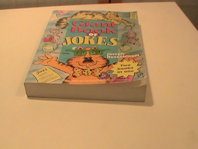 Gigantic Joke Book: Oversize Version Giant 512 Pages Joseph Rosenbloom