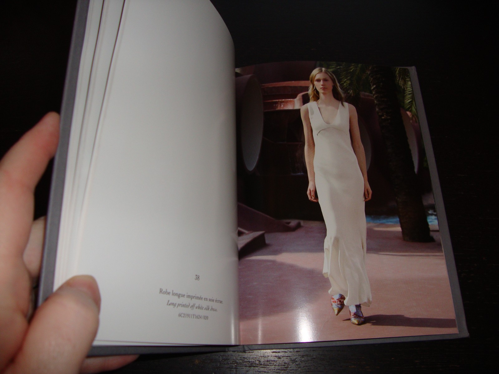 DIOR Womenswear Runway Show HARCOVER LOOKBOOK Cruise 2016 – 50 Pages