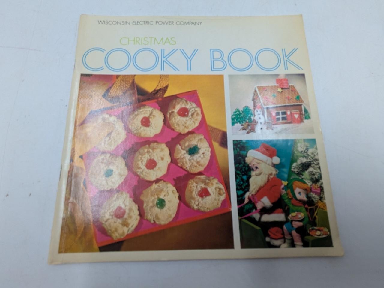 1968 WE Energies Cookie Book Wisconsin Electric Christmas Cooky Recipe Book B