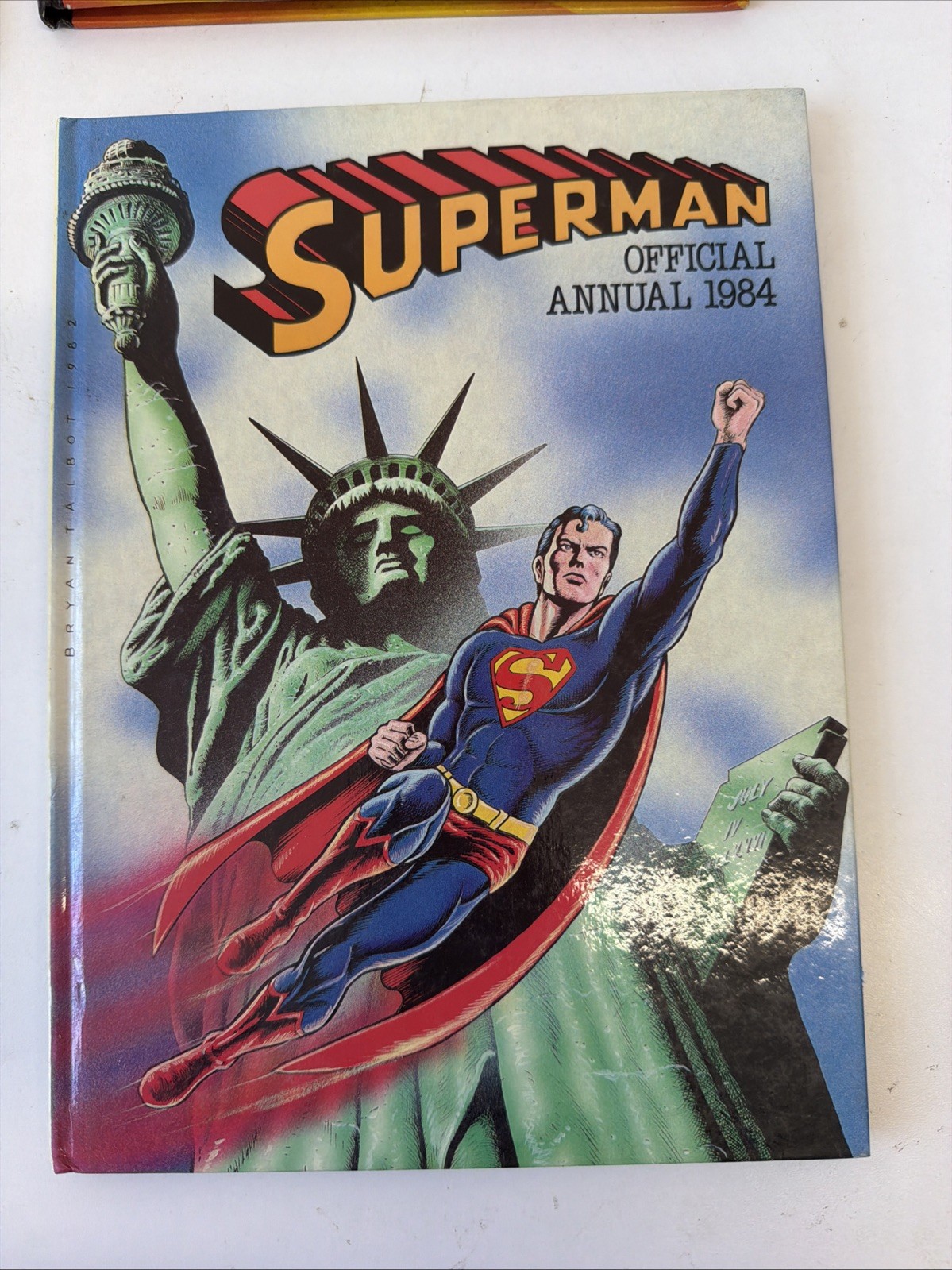 Bundle Batman Superman Superheroes Annuals – unclipped & Stickers