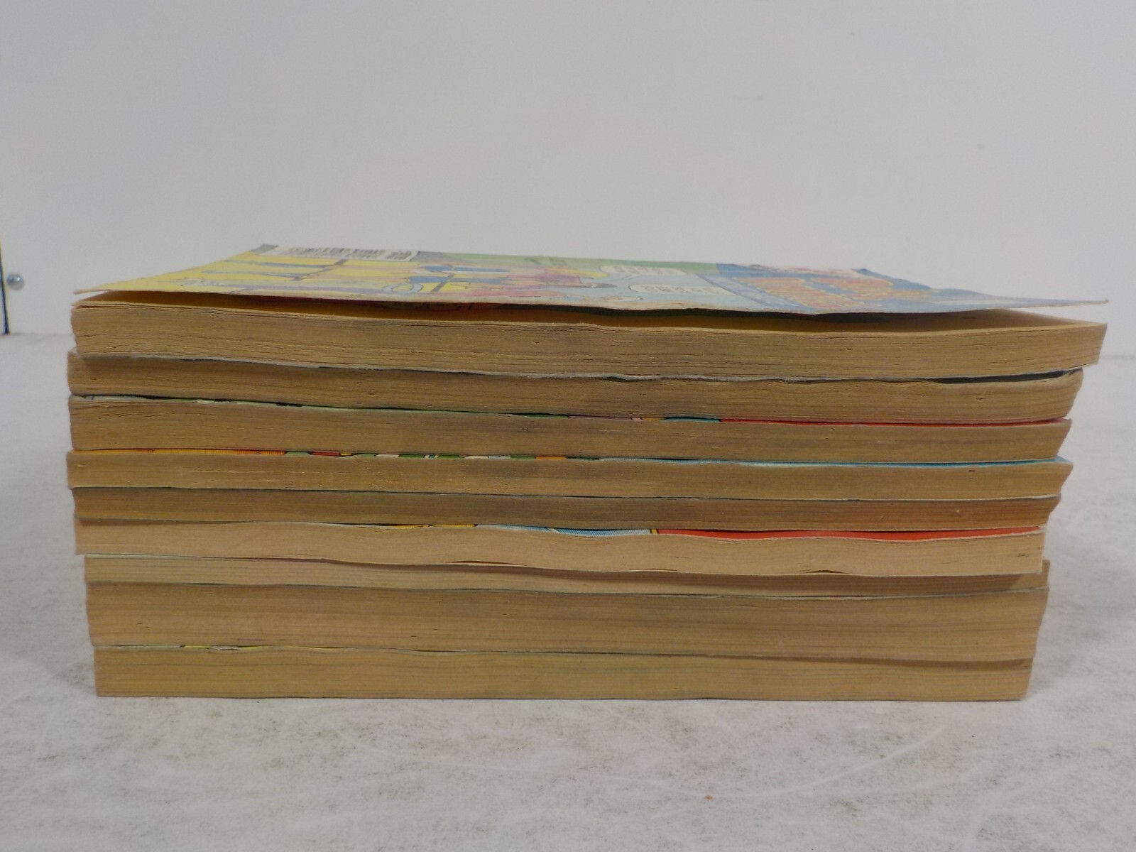 N A1030 The Archie Digest Library Betty and Veronica Comics Lot of 9