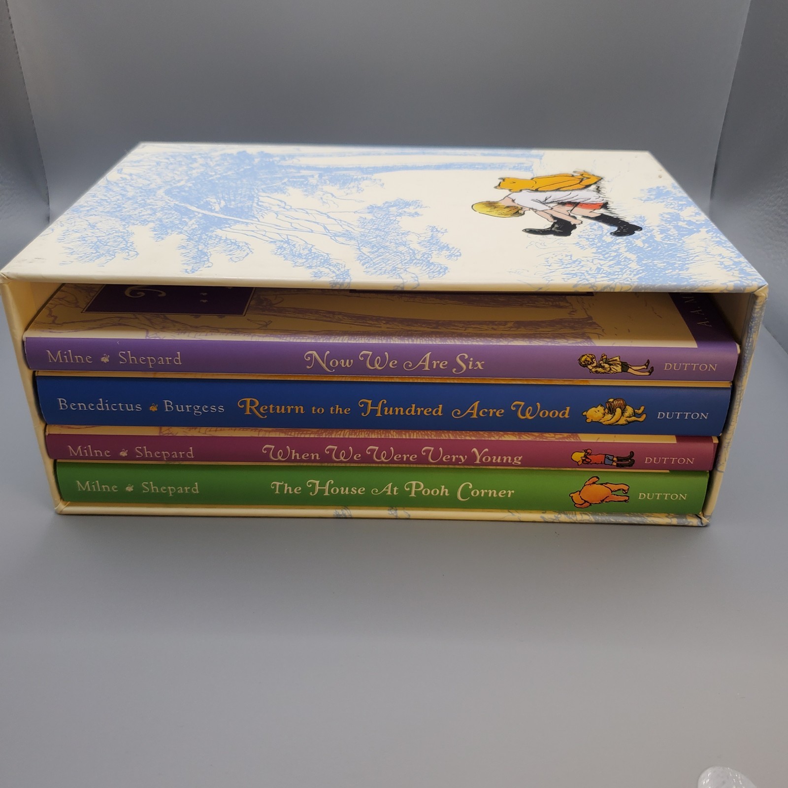 THE WORLD OF WINNIE THE POOH Deluxe Gift Box by A.A.Milne (Hardcover) 4 Books