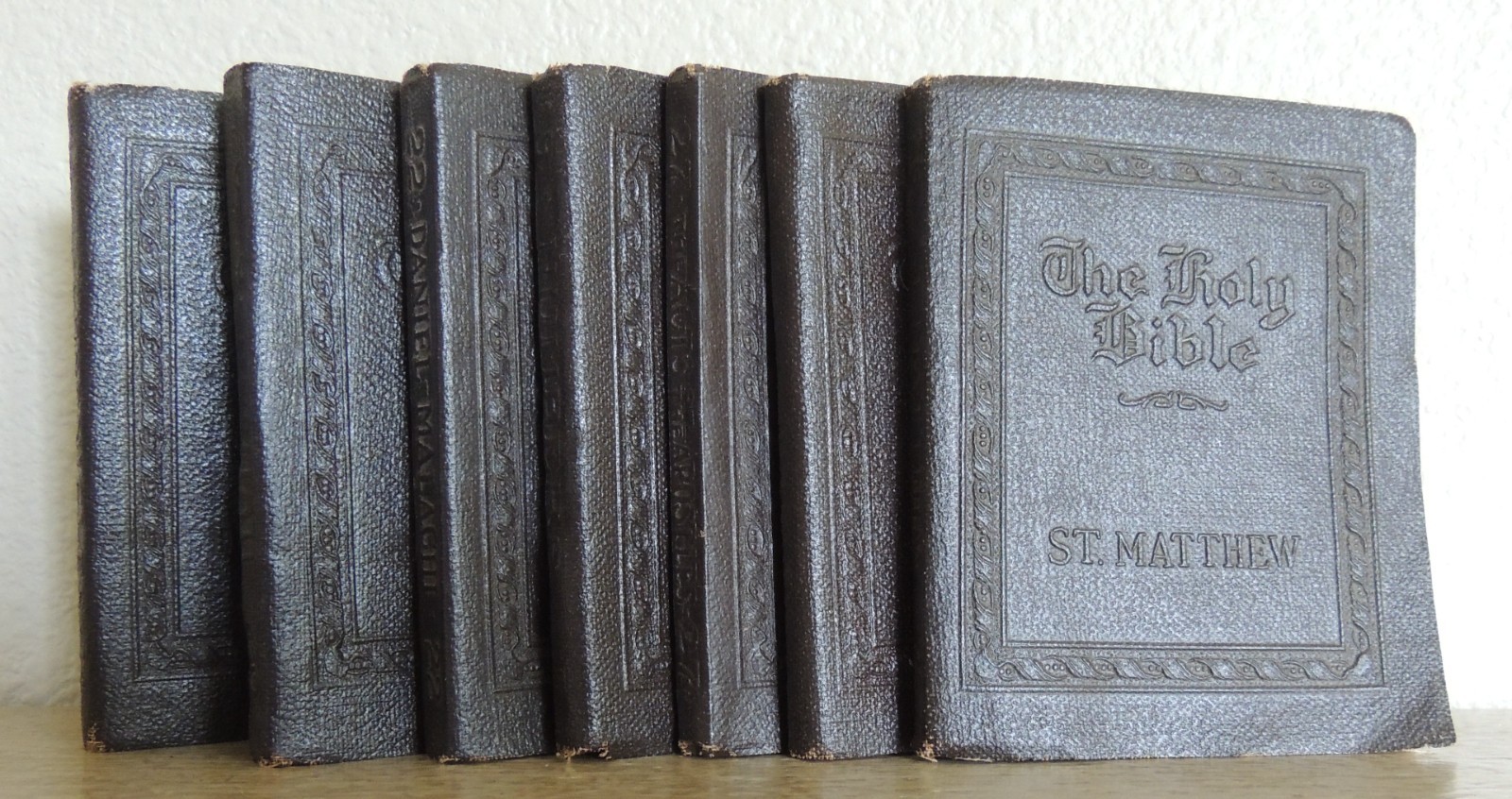 SEVEN LITTLE LEATHER LIBRARY Holy Bible Books 3&Prime; X 4&Prime; 1920s New York Miniatures
