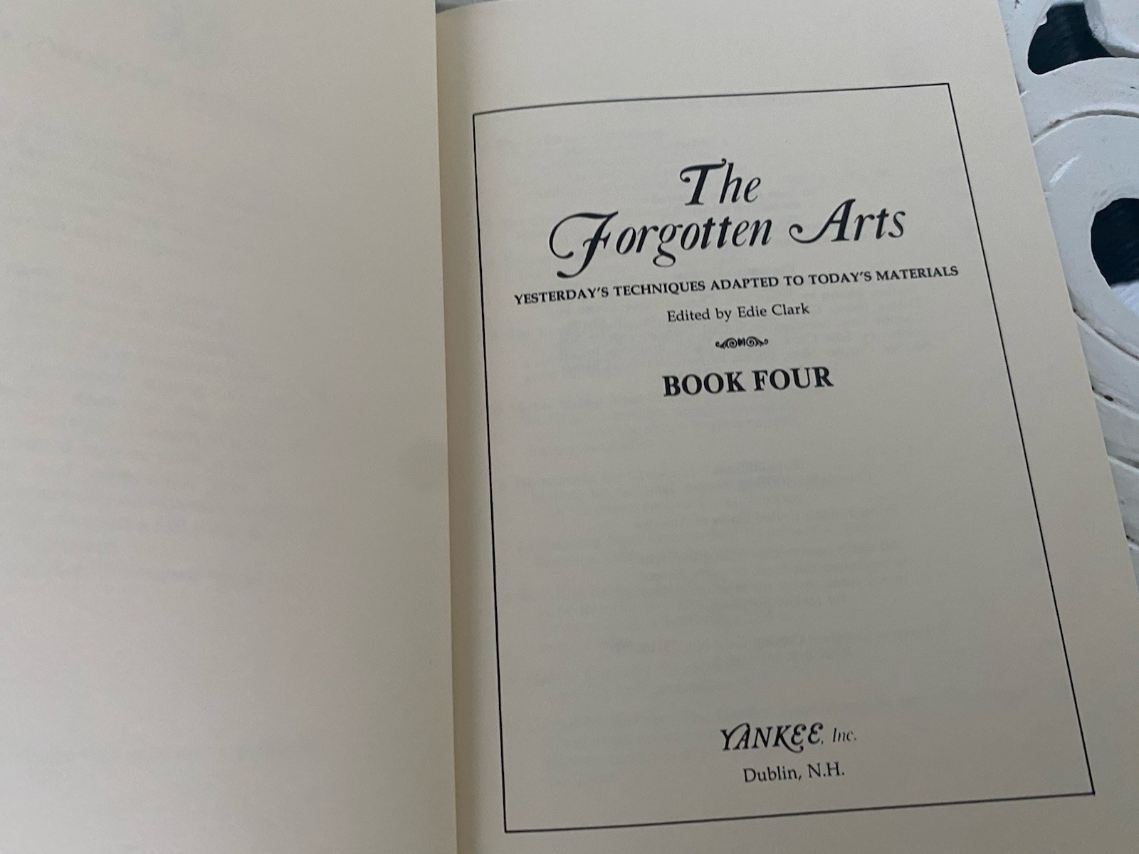 Book: Vintage The Forgotten Arts Books 1 – 4 in slipcase 1979 Yankee Magazine