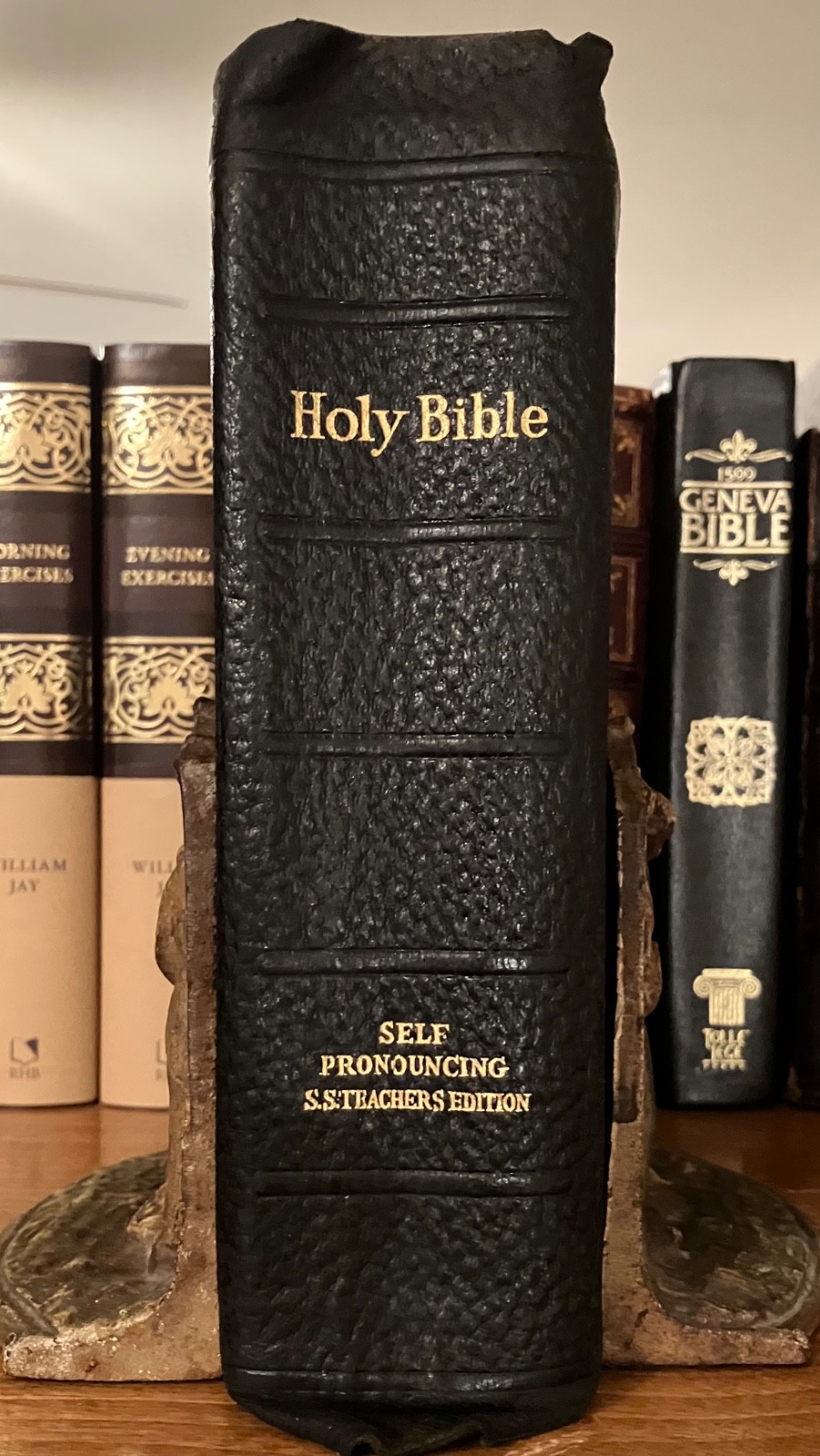 1943 Genuine Leather Holy Bible Red Letter Self-Pronouncing SS Teachers Edition