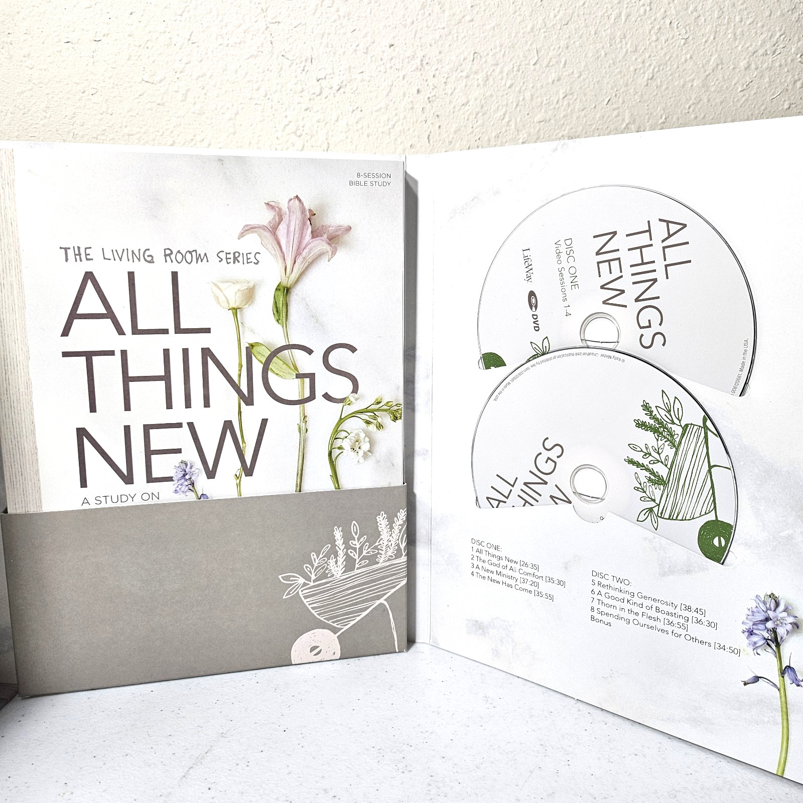 All Things New : A Study on 2 Corinthians – Leader Kit – Kelly Minter – LifeWay