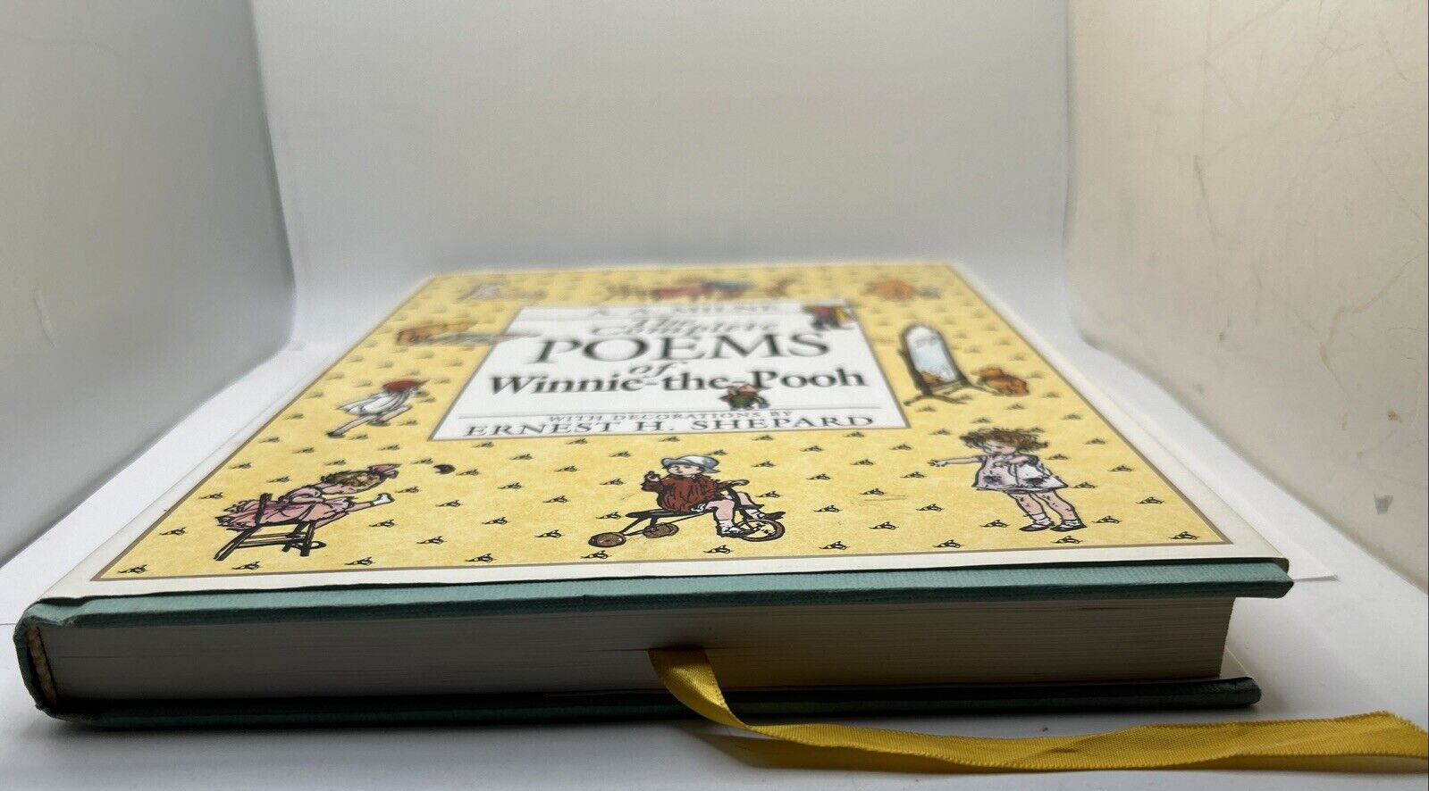 A A Milne The Complete POEMS of WINNIE-the POOH Illustrated 1988 Dutton