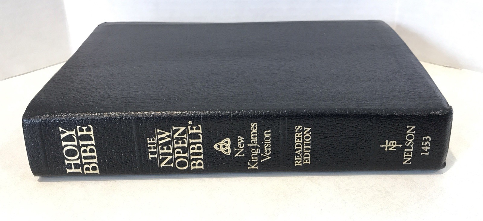 The New OPEN Holy Bible NKJV Reader&rsquo;s Edition Nelson 1453 Black Bonded Leather