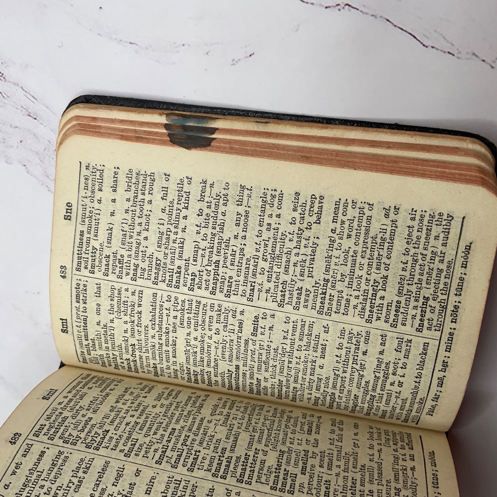 Collins Gem Dictionary 1910 antique small pocket book 25,000 words 600 pages