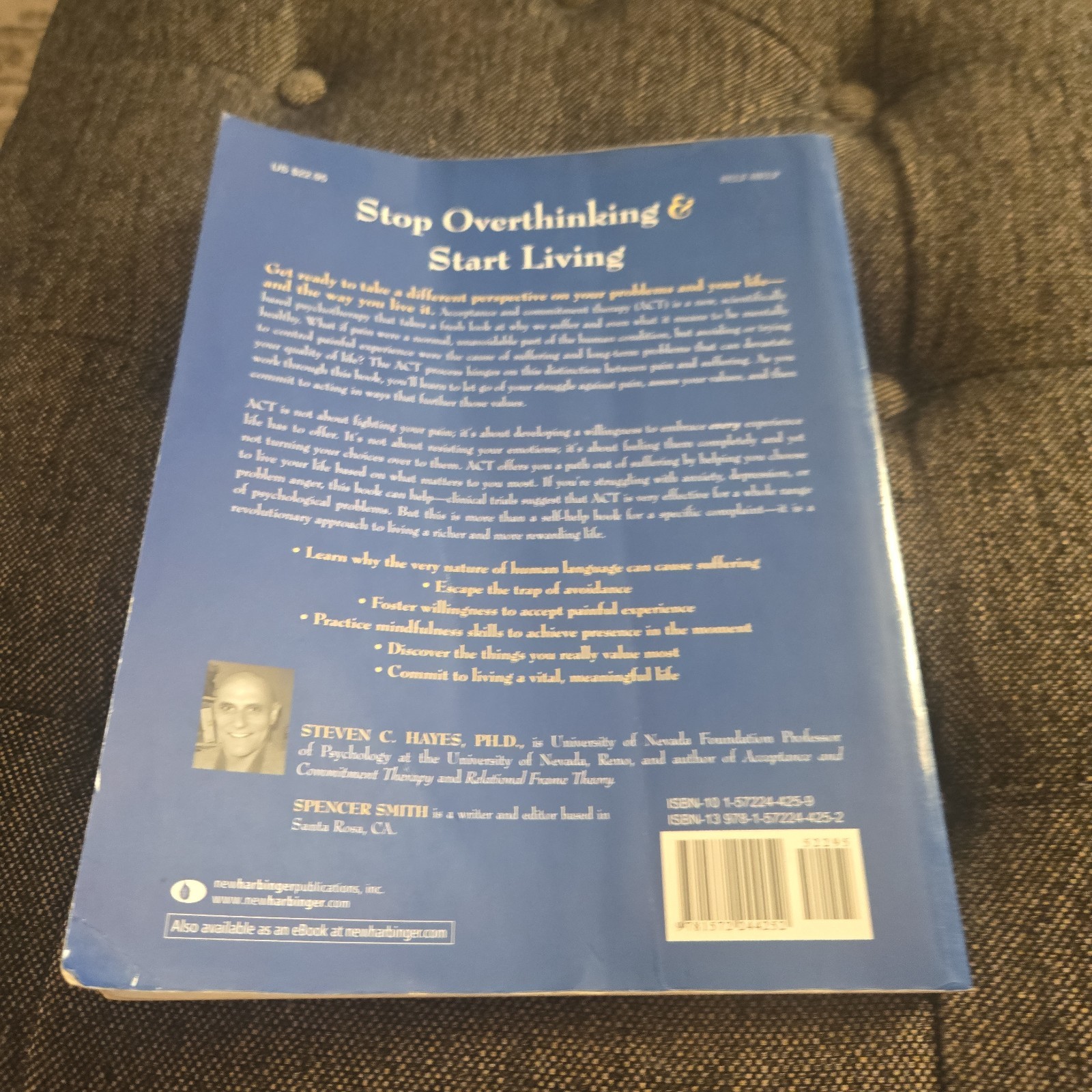 Get Out of Your Mind and Into Your Life: The New Acceptance and Commitment T…
