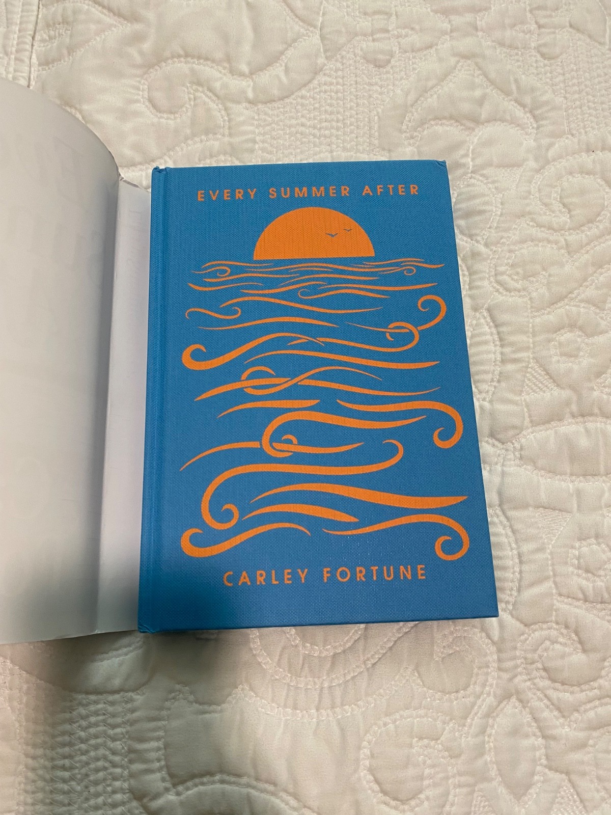 SPRAYED EDGE book – « Every Summer After » by Carley Fortune
