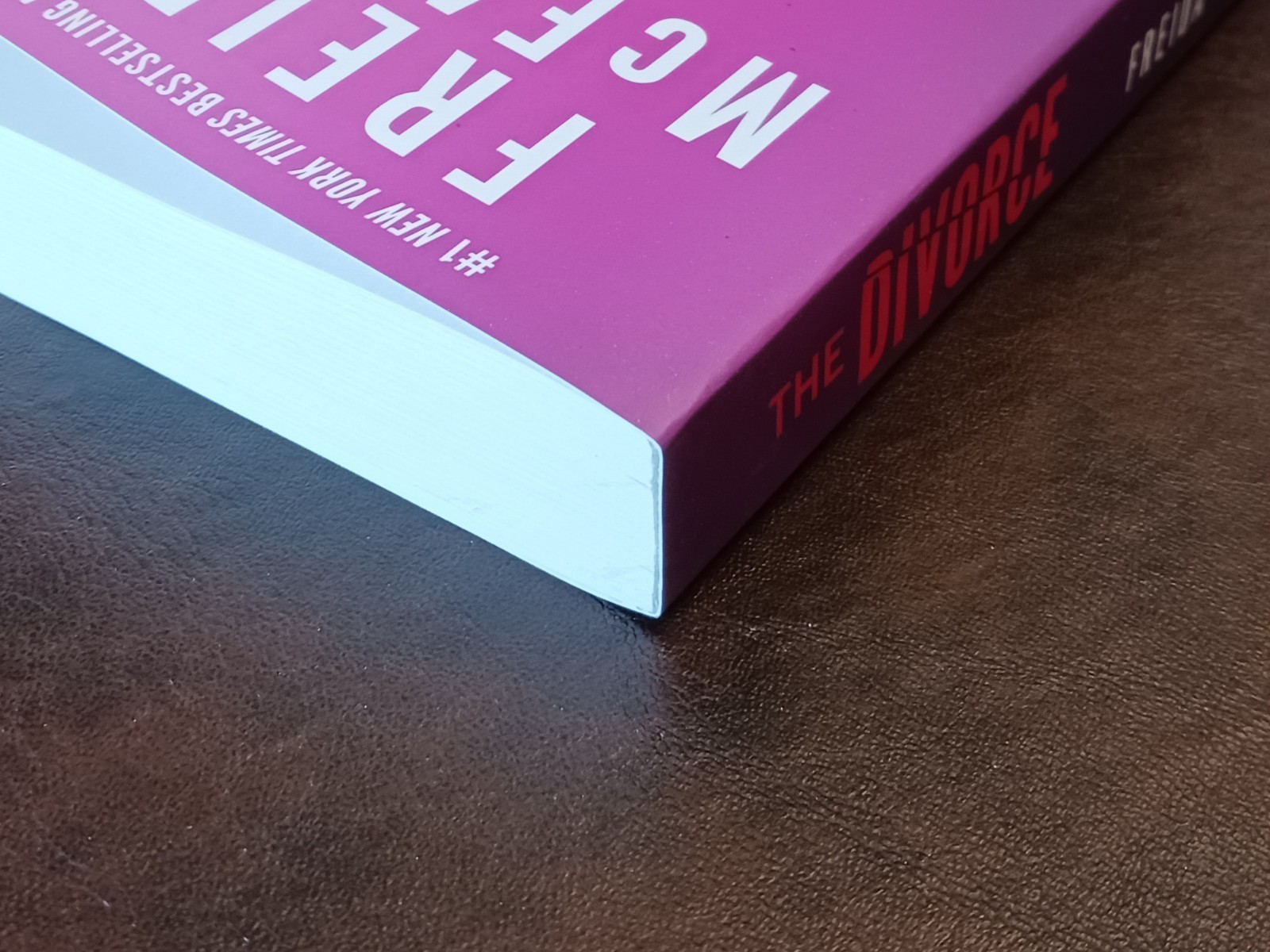 SIGNED Freida McFadden Autographed Book – The Divorce, Signed Edn 1st Print 2026