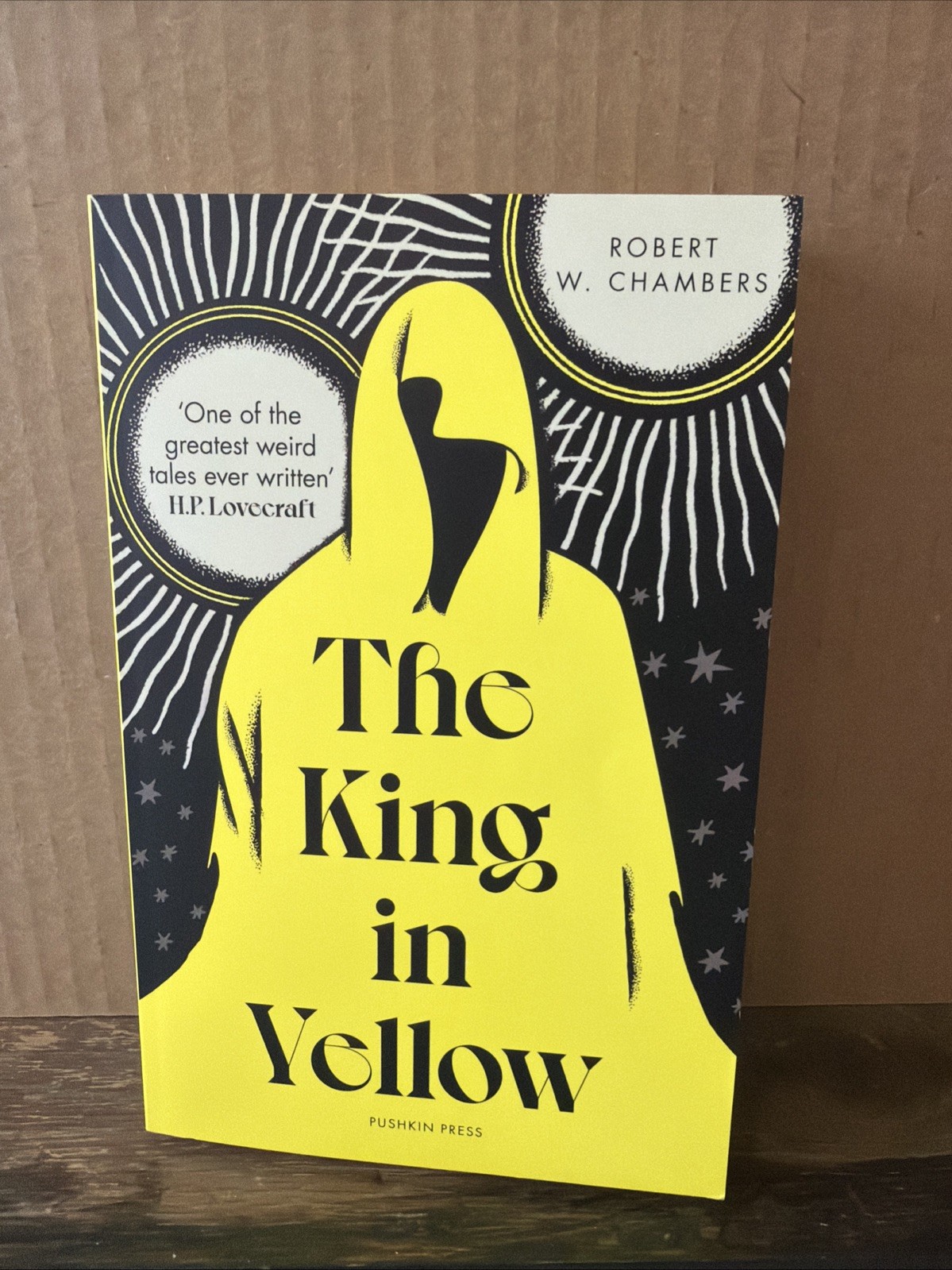 The King in Yellow Paperback by Robert W Chambers