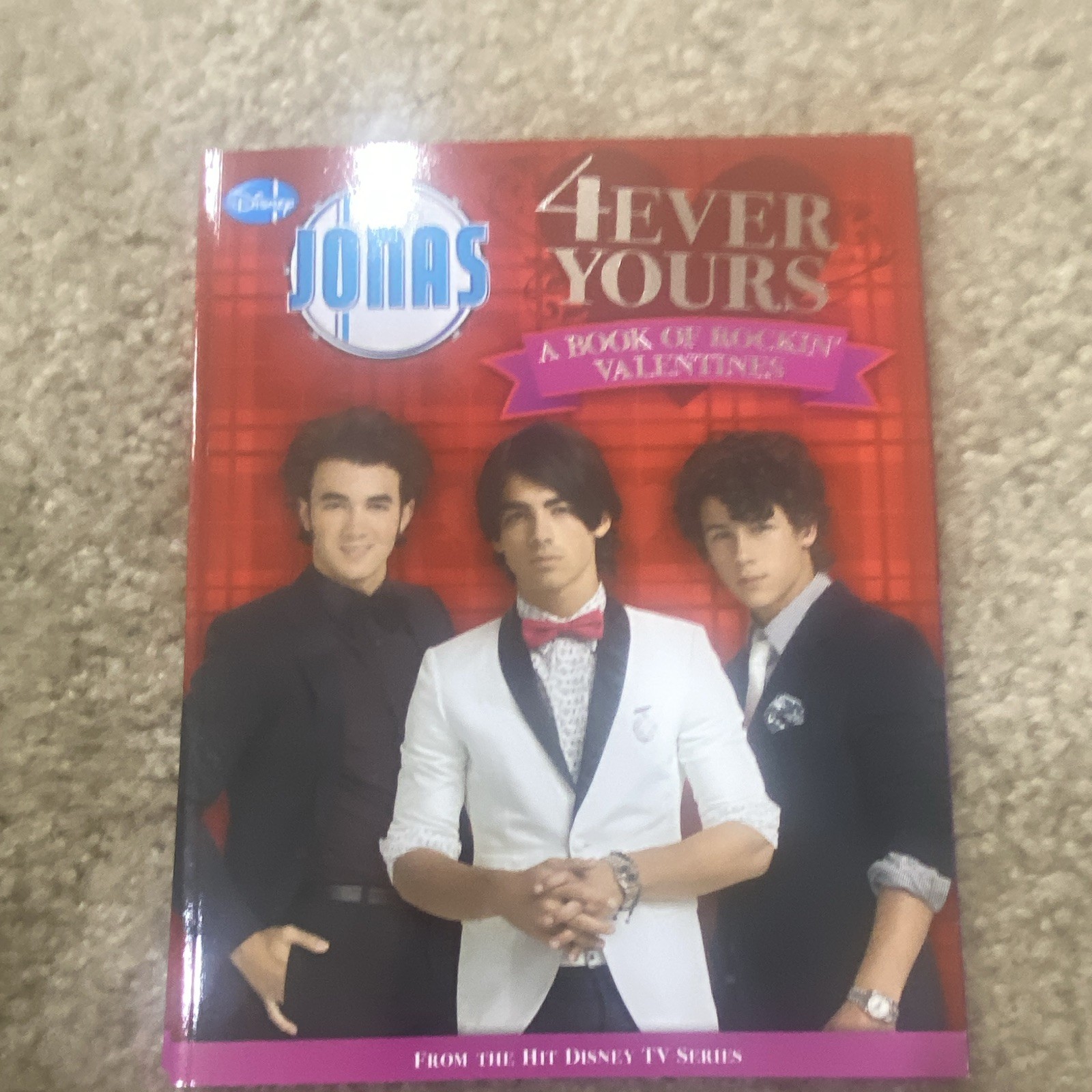 Disney Press Jonas: 4ever Yours Rockin&rsquo; Valentines Paperback Punch-Out Cards