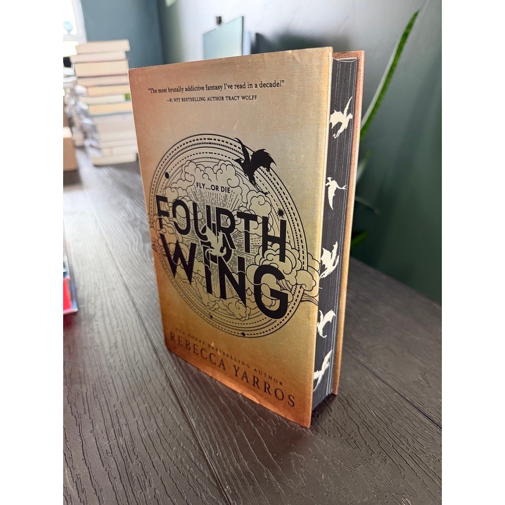 Fourth Wing 1/1 First Edition First Printing Rebecca Yarros Dragon Edges Used