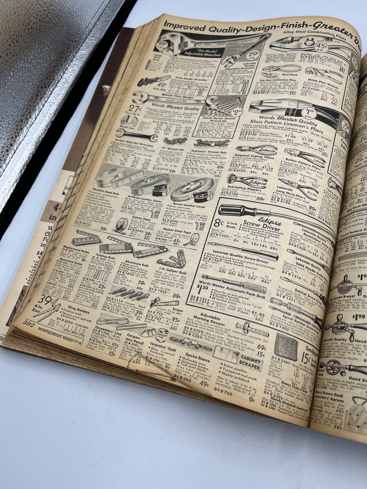 Vintage 1934-1935 Montgomery Ward Fall & Winter Catalog 600 + pages CHICAGO