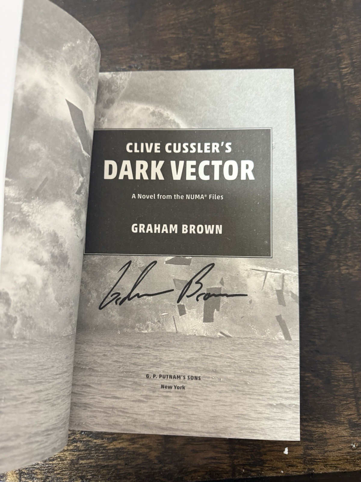 Clive Cussler’s Dark Vector By Graham Brown Signed Hardcover 1st/1st