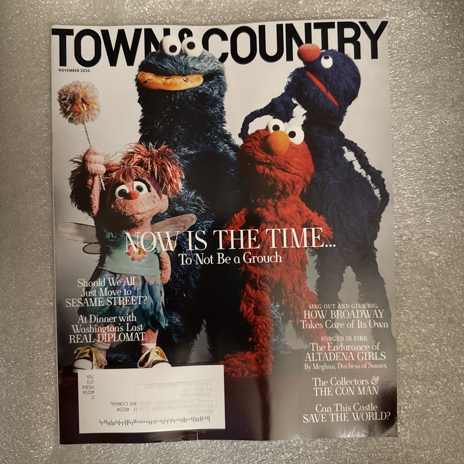 Town And Country Magazine November 2025: Sesame Street 112 pages Free Shipping