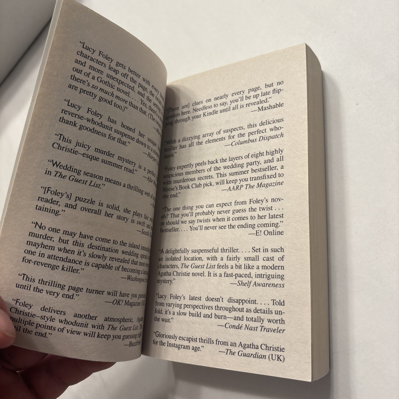 Guest List : A Novel by Lucy Foley (2022, Mass Market)