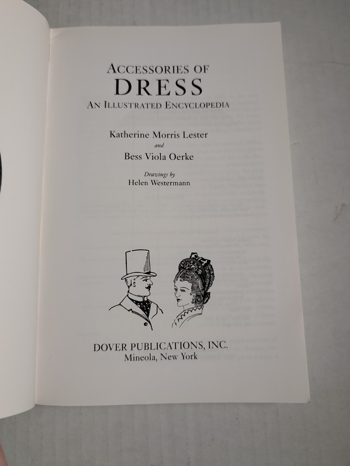 Accessories of Dress : An Illustrated Encyclopedia Soft Cover