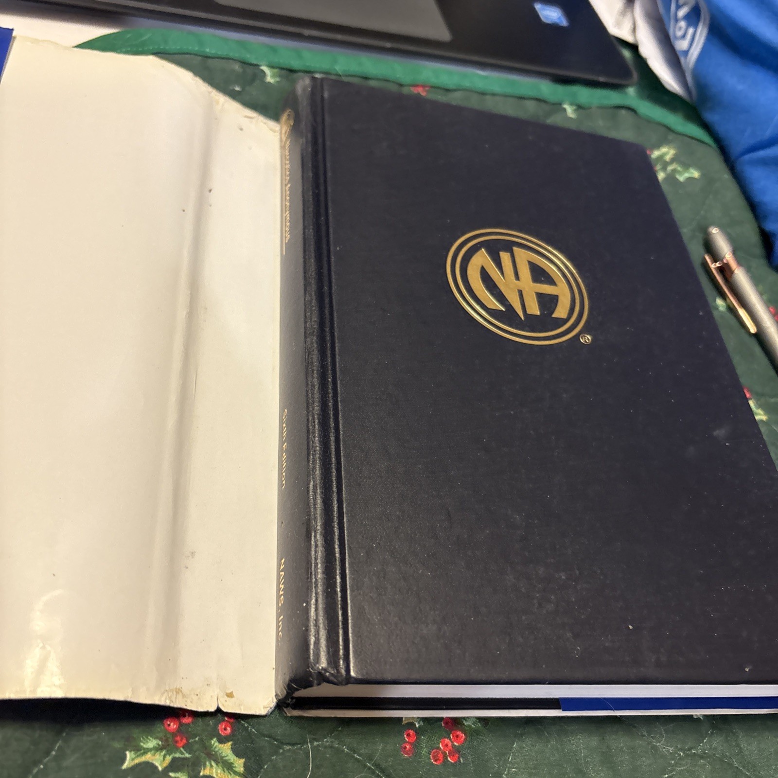 « Narcotics Anonymous » NA *Sixth Edition* The Basic Text, Hardcover, Very Good