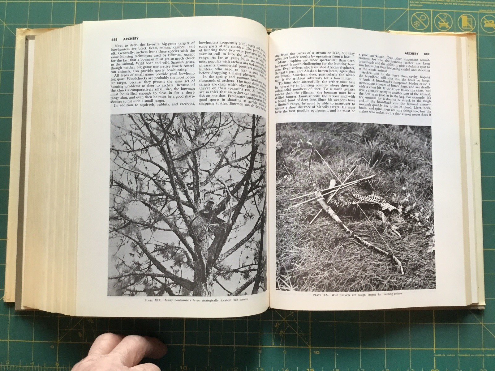 1972 THE NEW HUNTER&rsquo;S ENCYCLOPEDIA, 1054Page Book, Many Pictures, 3rd printing