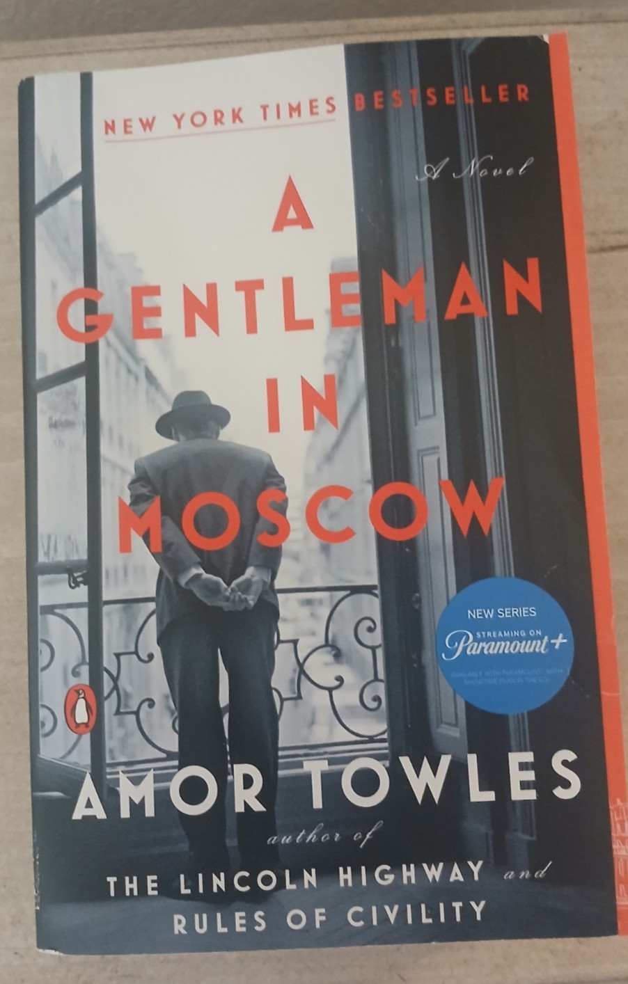 A Gentleman in Moscow novel by Amor Towles, paperback