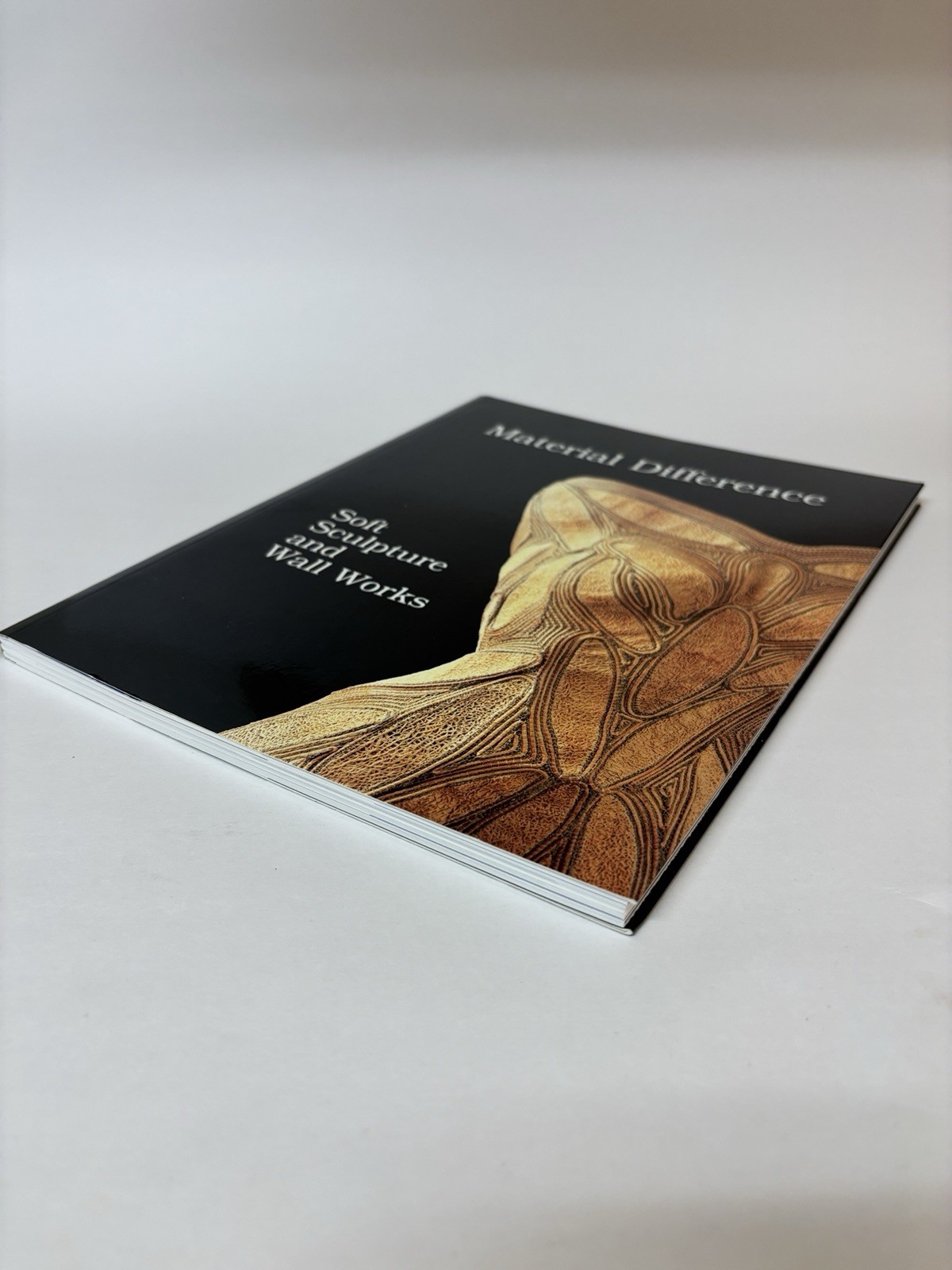 Material Difference Soft Sculpture Polly Ullrich Univ WA Press 2007 PB