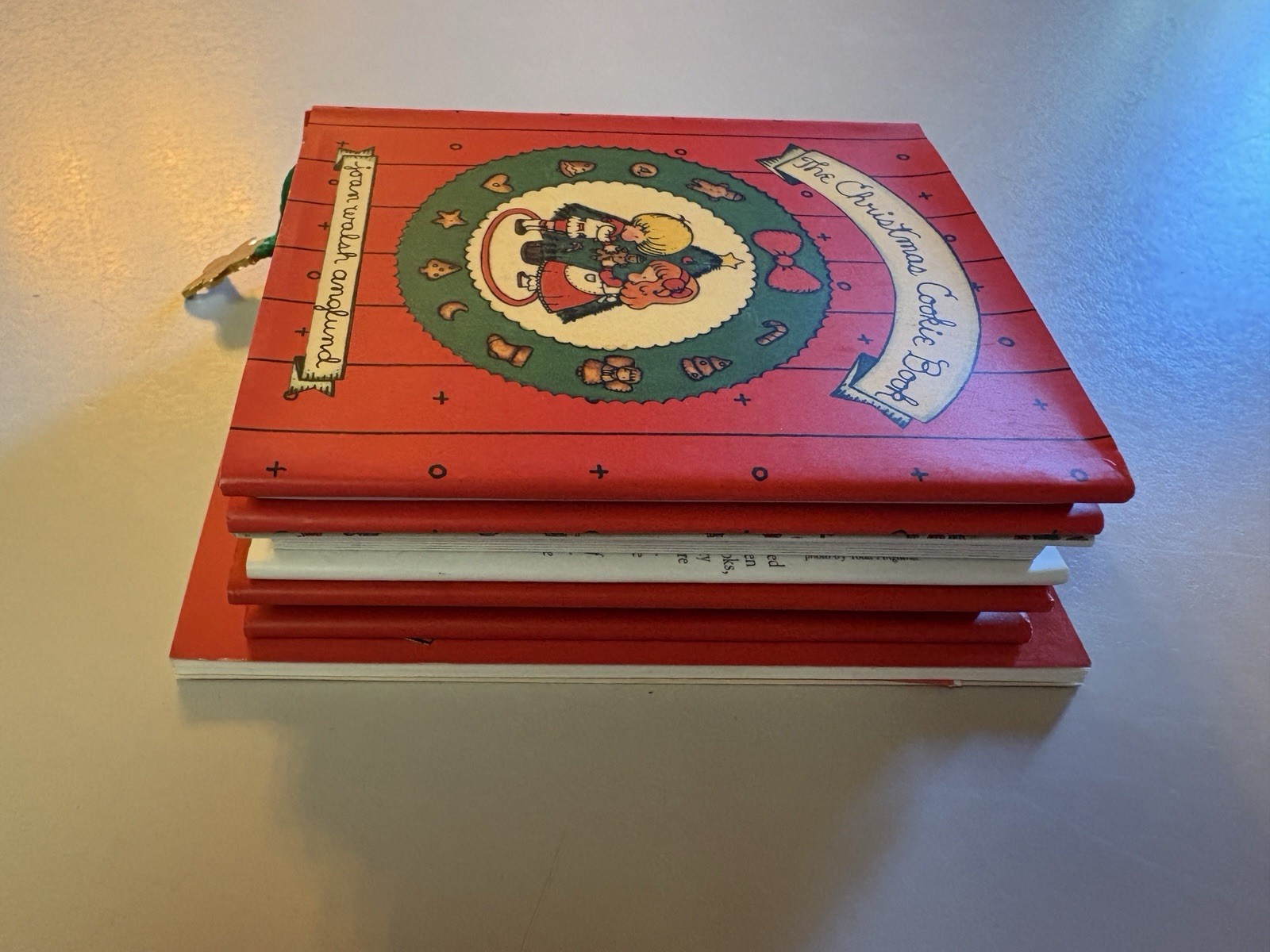 Lot of 4 Joan Walsh Anglund Christmas Mini Books 1990&rsquo;s Like New