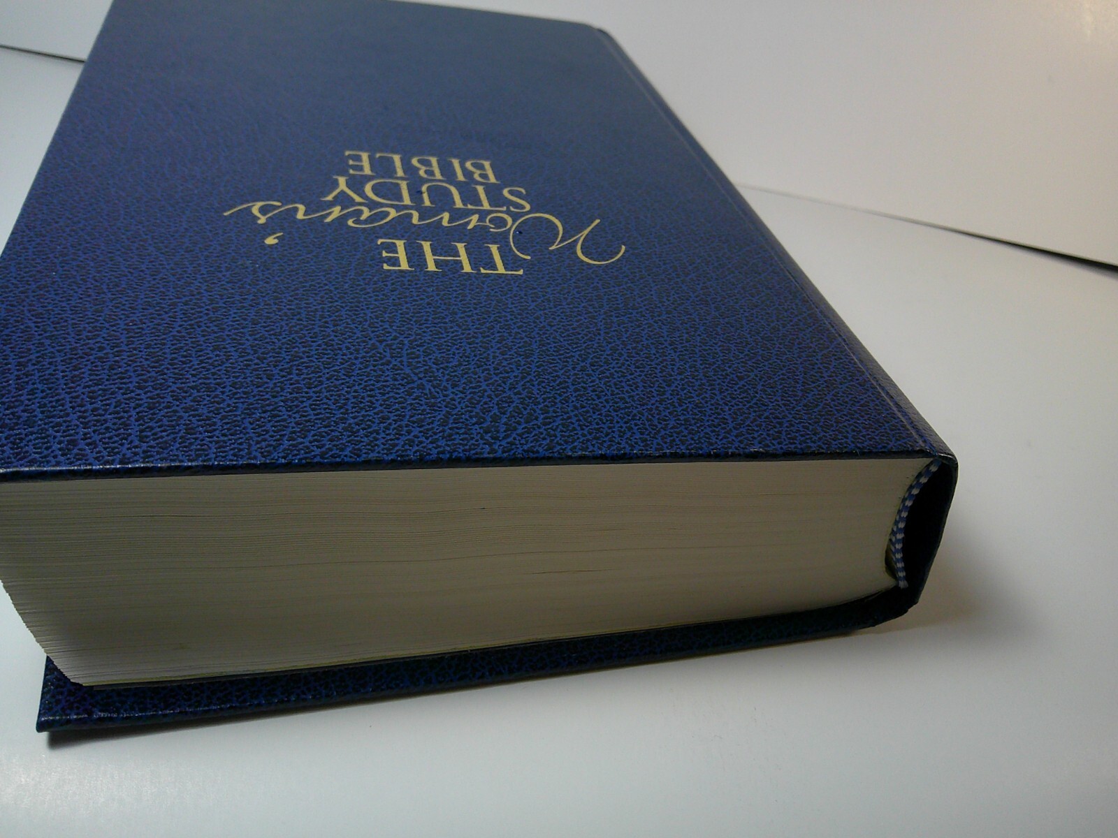 THE WOMAN&rsquo;S STUDY BIBLE NEW KING JAMES VERSION NELSON 922 BLUE HB 1995