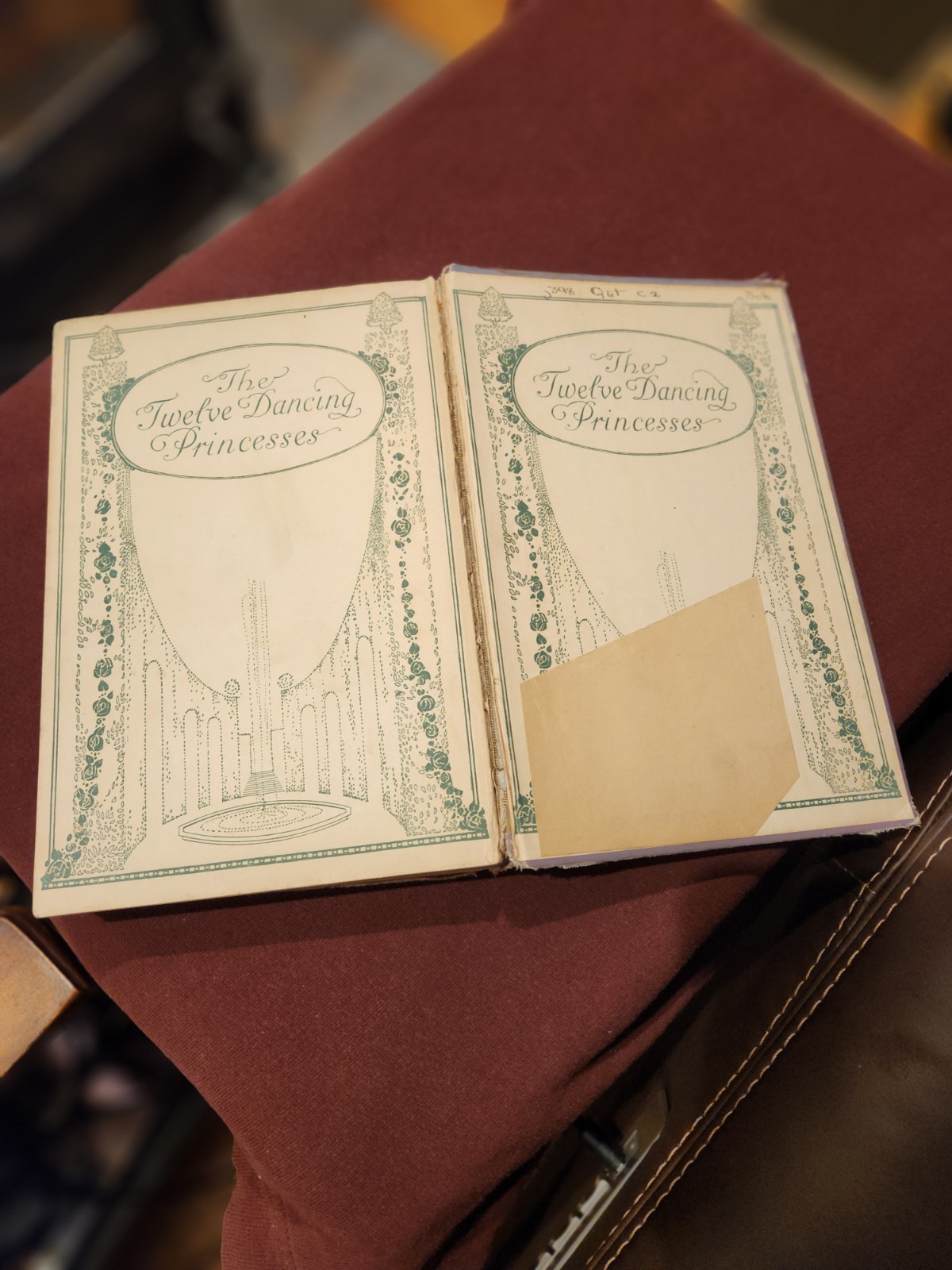 First Edition: The Twelve Dancing Princesses Hardcover Marianna Mayer