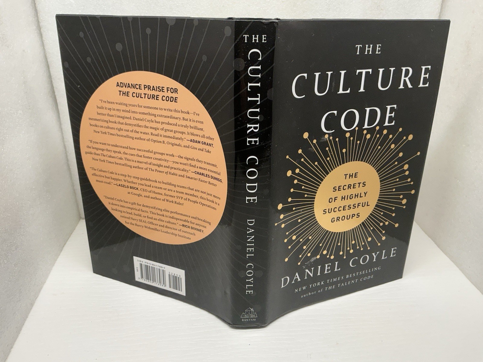 Culture Code : The Secrets of Highly Successful Groups by Daniel Coyle -Like New