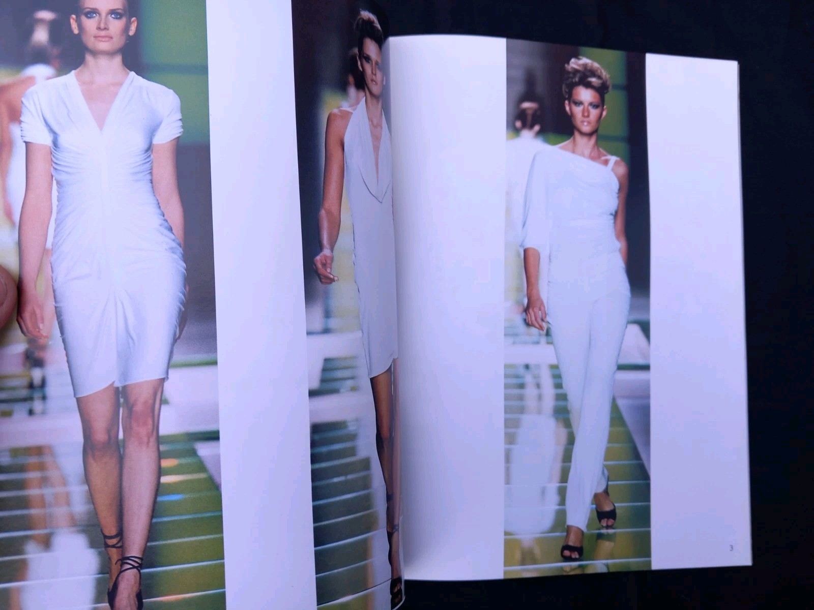 VERSACE Versus Womens Runway Collection – Spring/Summer 2001- small format