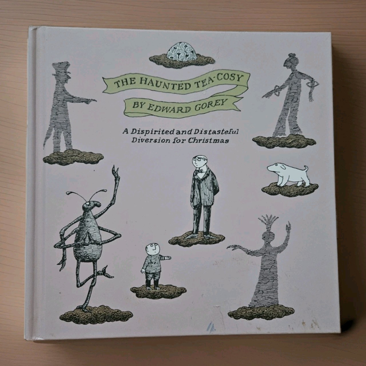 1997. 1st Edition Edward Gorey : The Hauned Tea-Cosy | ILLUST HCDJ In Clear Wrap