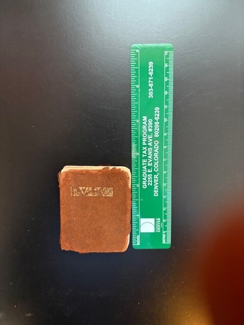 Tiny Soft Leather « The Ballad of Reading Gaol » by Oscar Wilde Undated/G/2×2.5 in