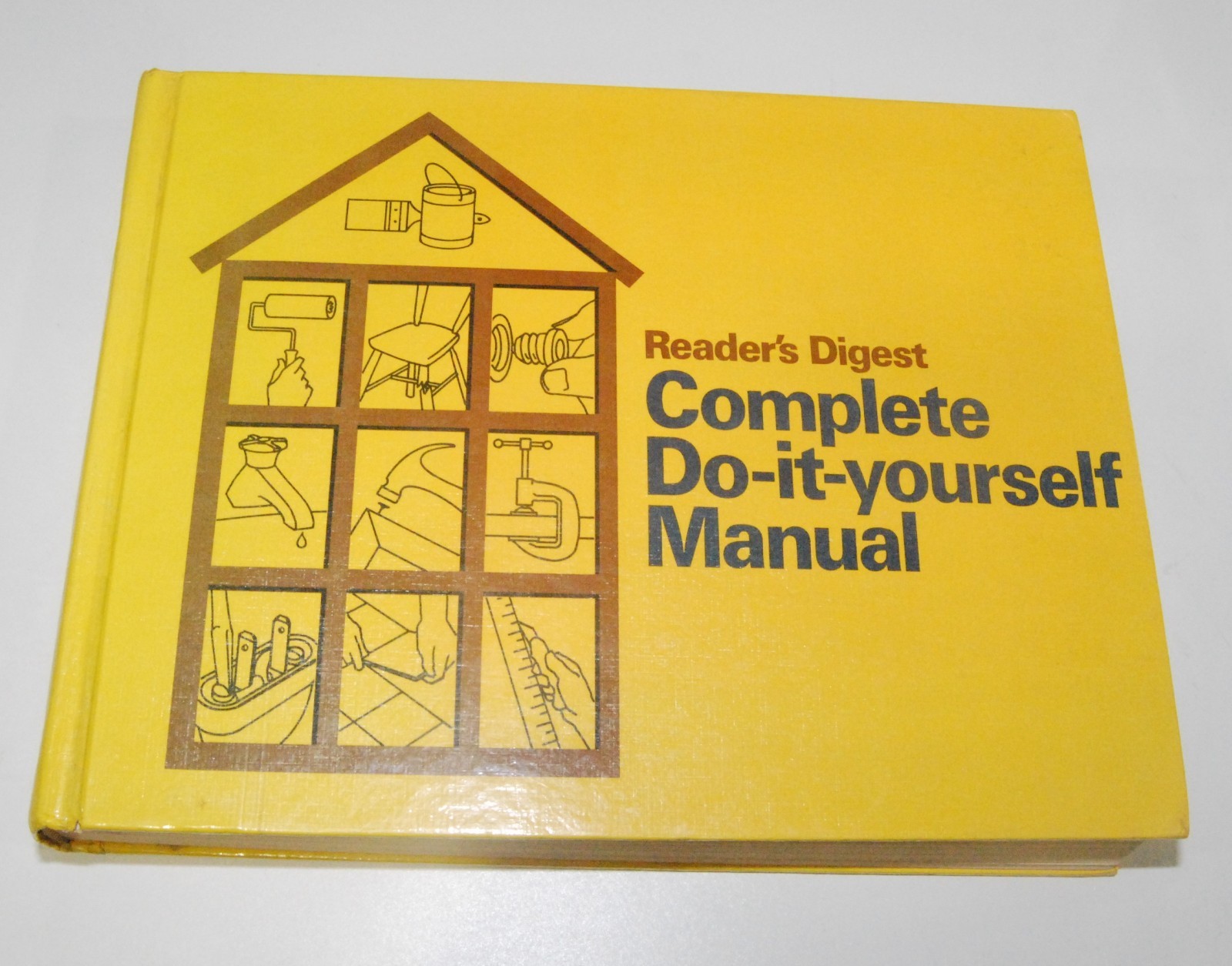 Reader&rsquo;s Digest Complete Do it Yourself Manual 600 pages 1975