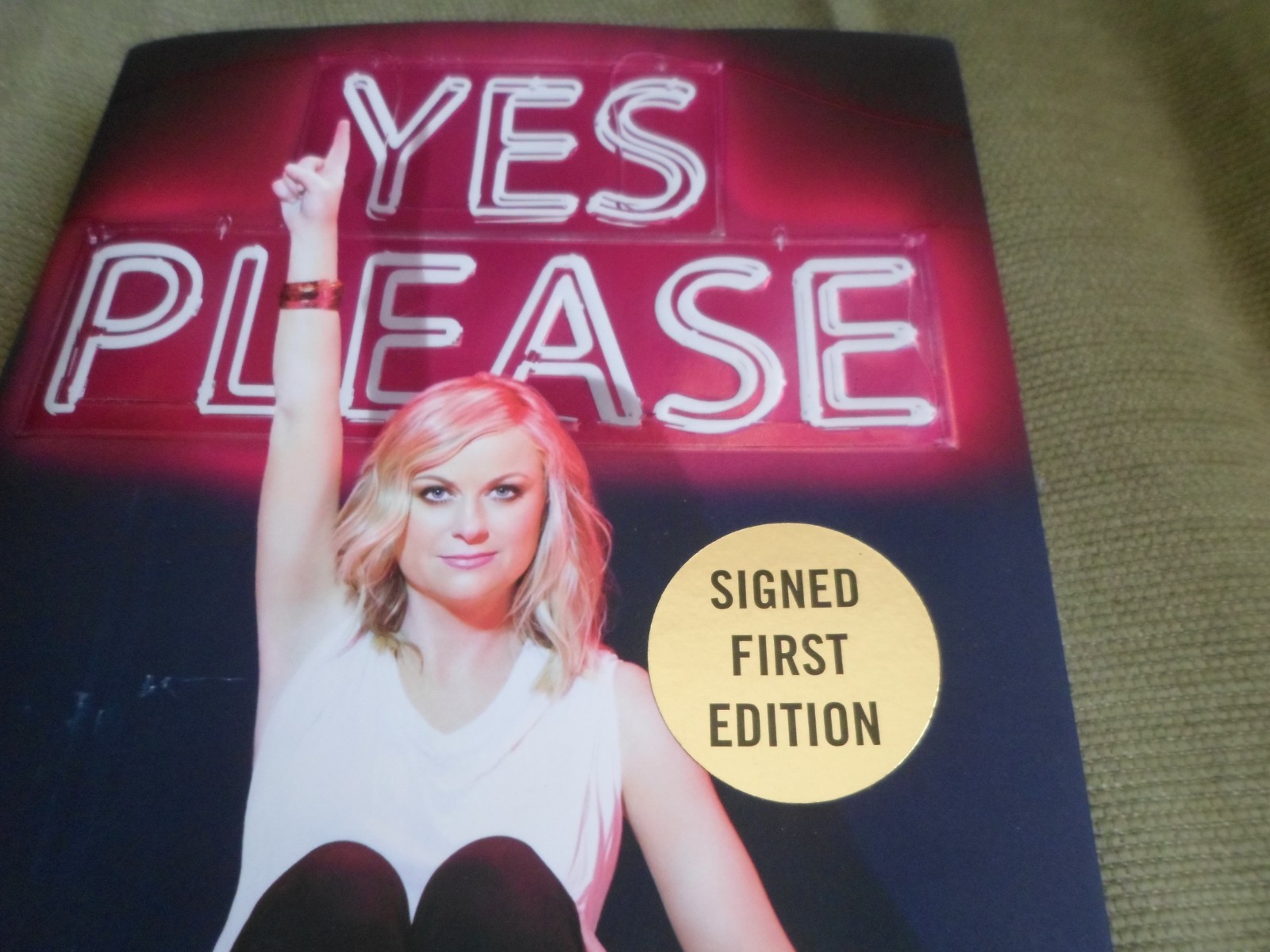 AMY POEHLER SIGNED – YES PLEASE – First Hardcover Limited Edition NEW SNL
