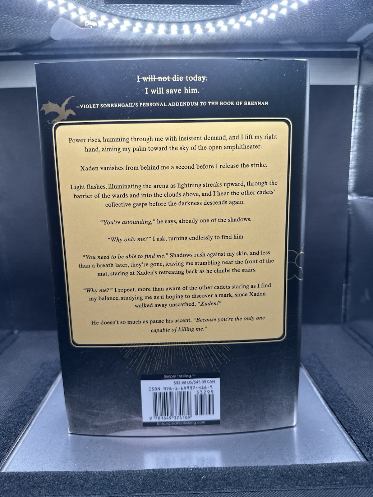 Special edition ✨SPRAYED EDGES✨ Onyx Storm Exclusive Hardcover By Rebecca Yarros