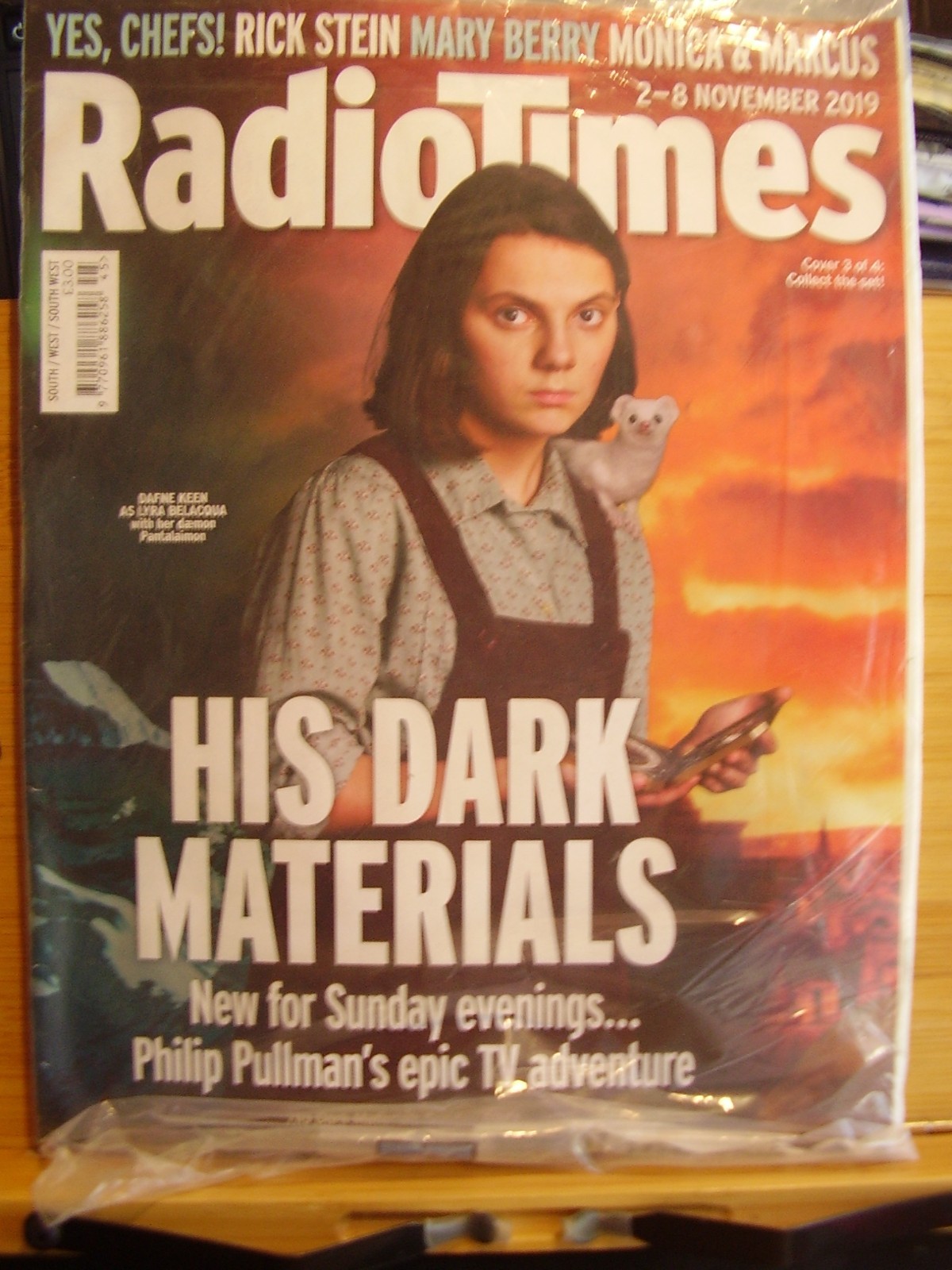 RADIO TIMES NOV 2019 HIS DARK MATERIALS DAFNE KEEN FRONT COVER # 3 OF 4