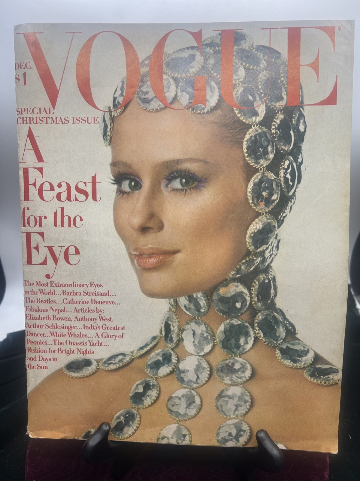 Lauren Hutton BEATLES Avedon BARBRA STREISAND Vogue December 1968 MEXICO Penn US