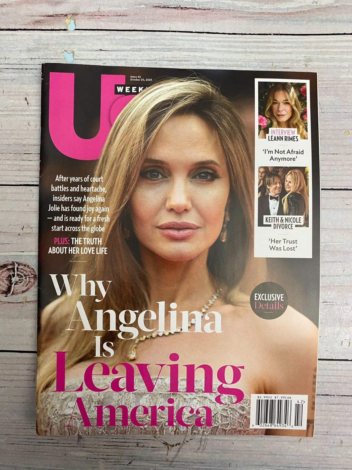 US Weekly Issue 42 October 20, 2025 – Why Angelina is Leaving America Nicole