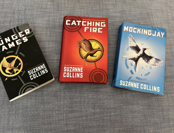 Catching Fire (Hunger Games, Book Two) by Suzanne Collins (2009, Hardcover)