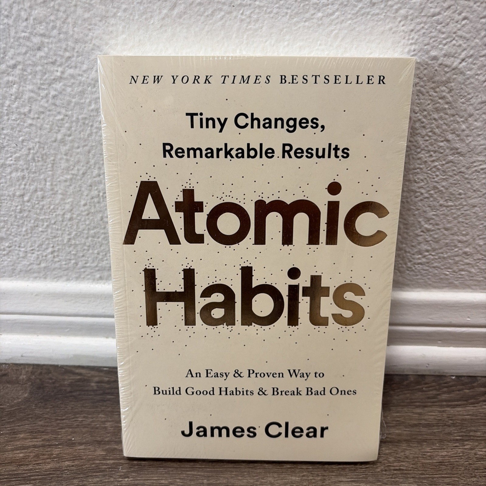*Atomic Habits* Paperback by James Clear Build Good Habits & Break Bad Ones..