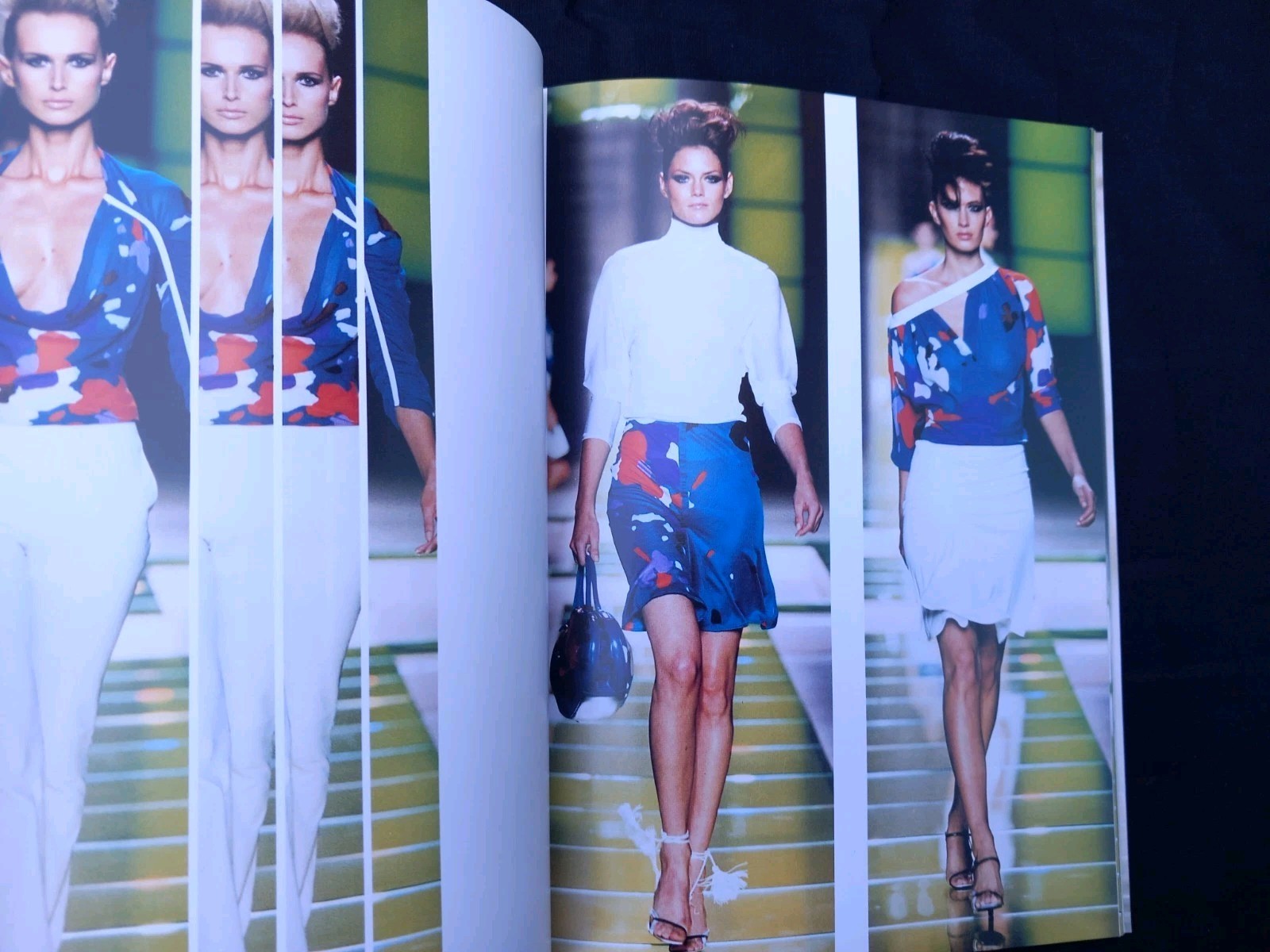 VERSACE Versus Womens Runway Collection – Spring/Summer 2001- small format