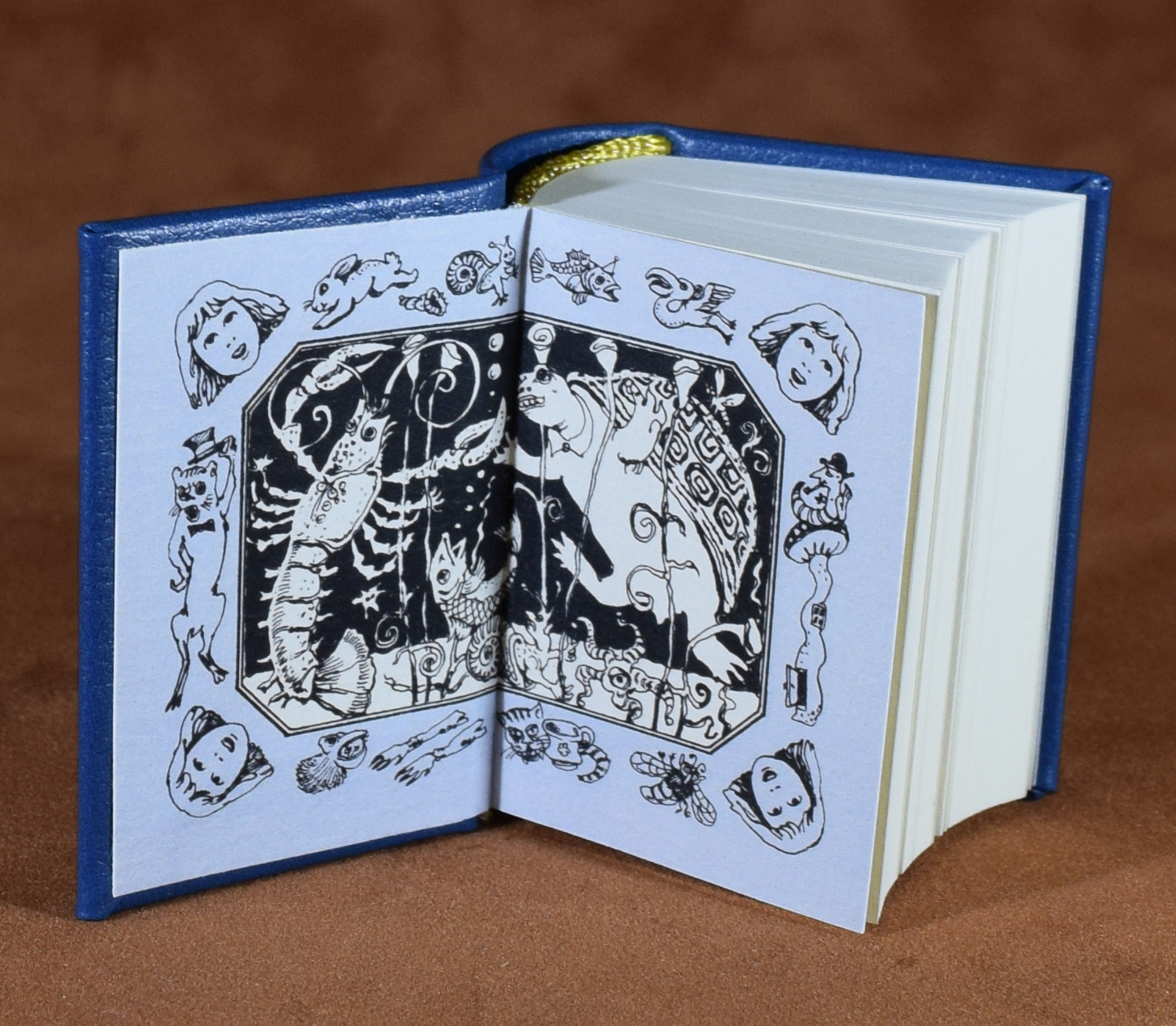 MINI BOOK Miniature Alice´s Adventures in Wonderland